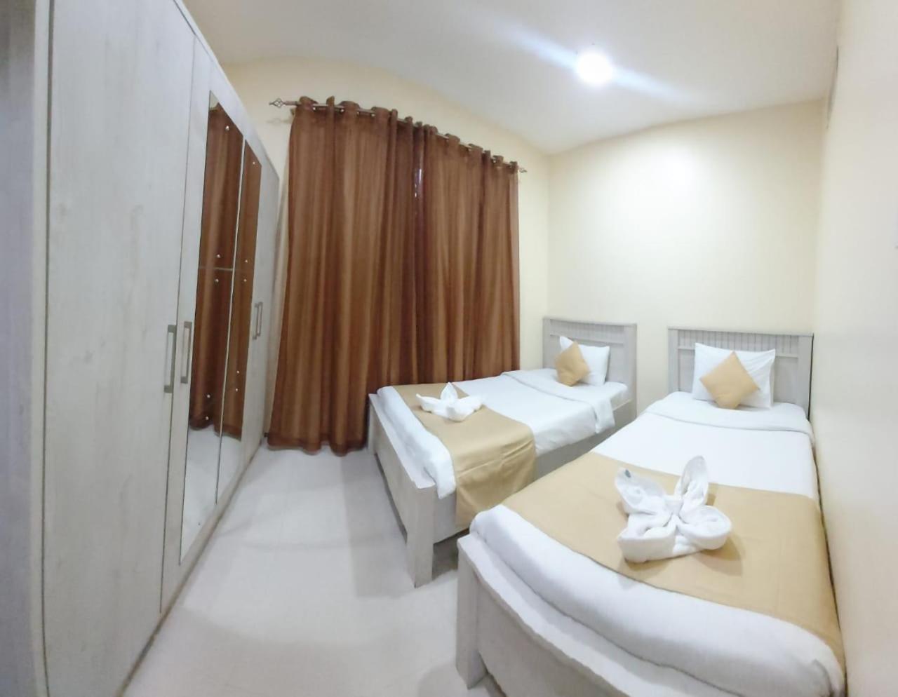 Al Khaleej Plaza Hotel Apartment-BAITHANS Ajman Buitenkant foto