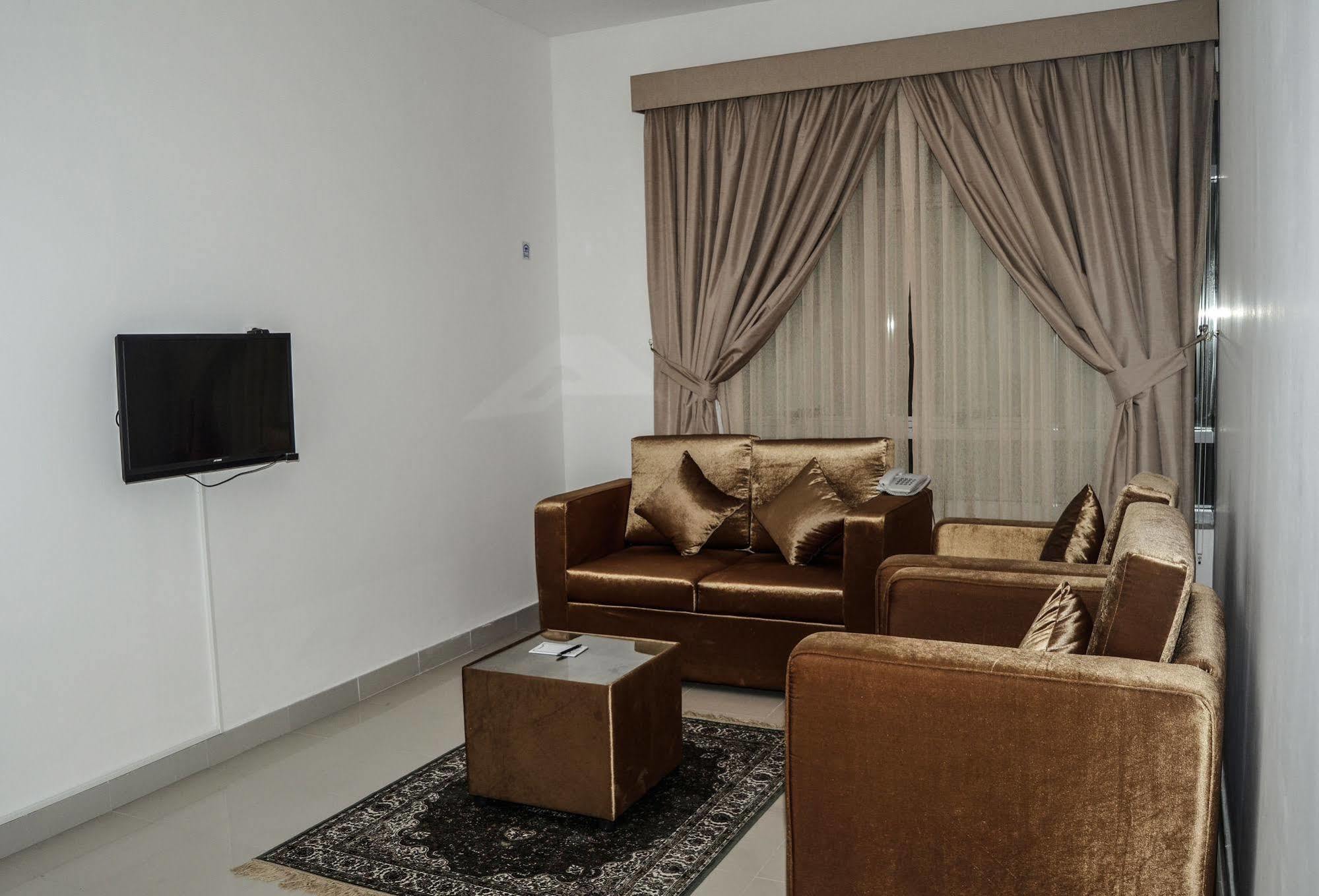 Al Khaleej Plaza Hotel Apartment-BAITHANS Ajman Buitenkant foto