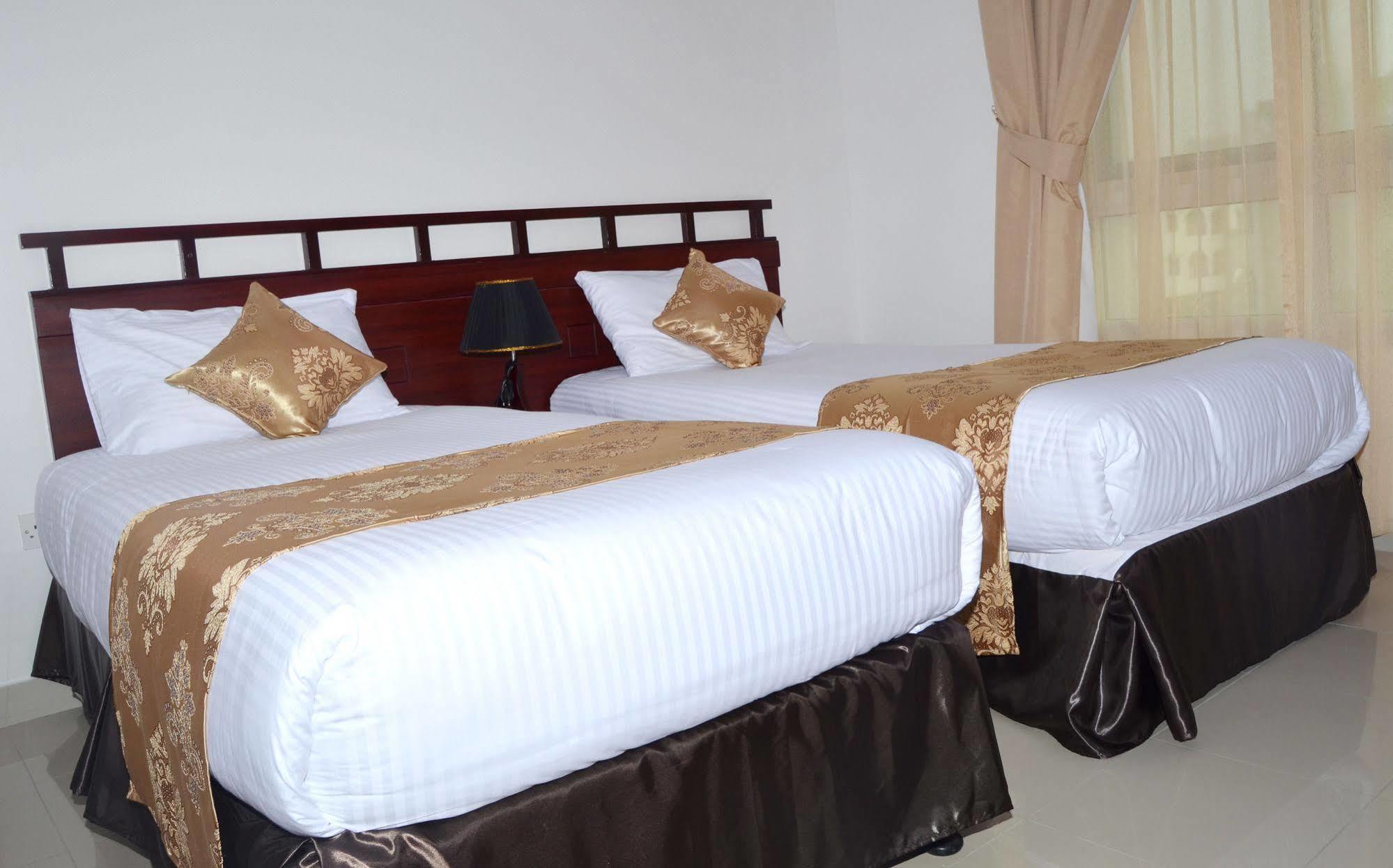 Al Khaleej Plaza Hotel Apartment-BAITHANS Ajman Buitenkant foto