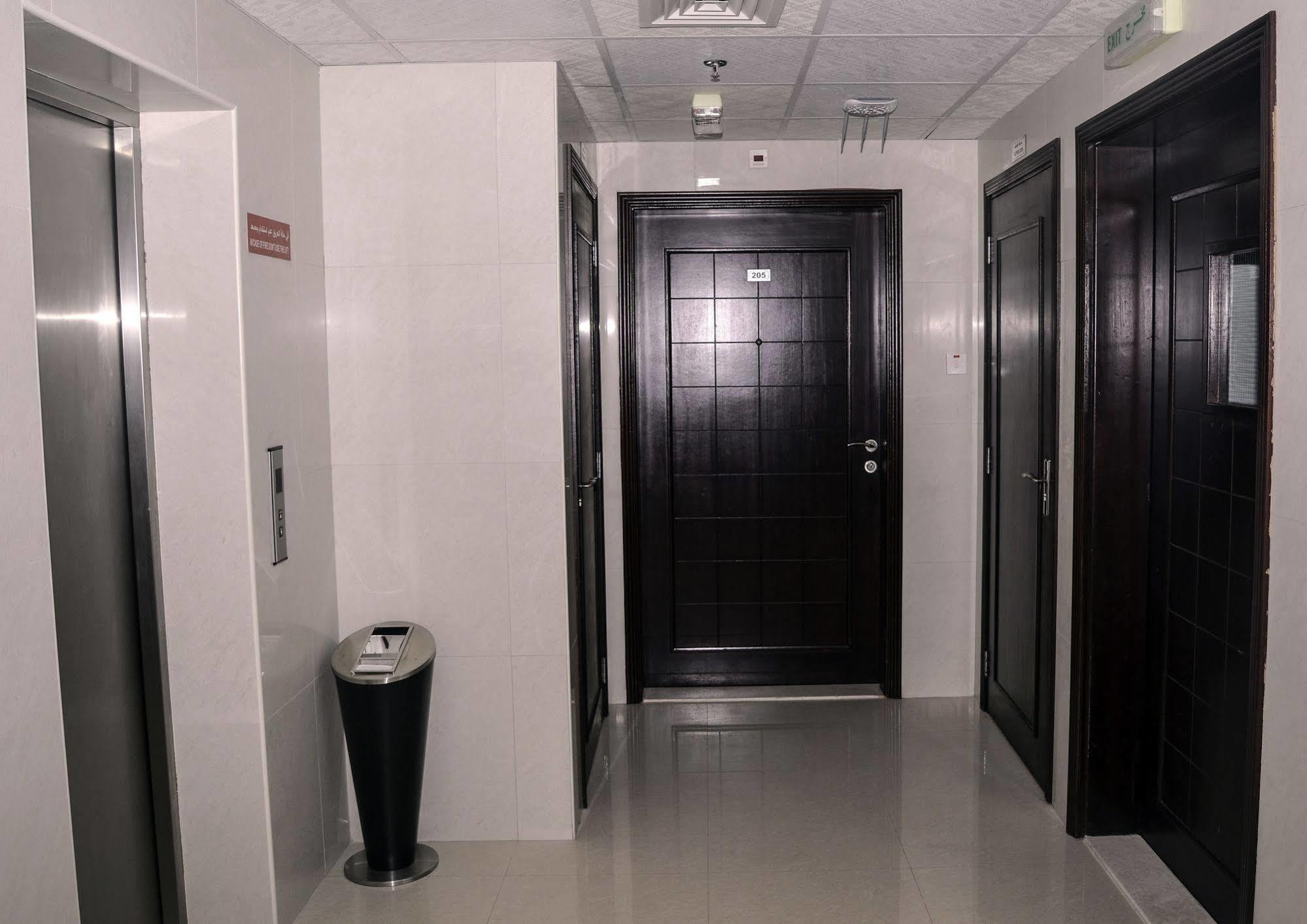 Al Khaleej Plaza Hotel Apartment-BAITHANS Ajman Buitenkant foto