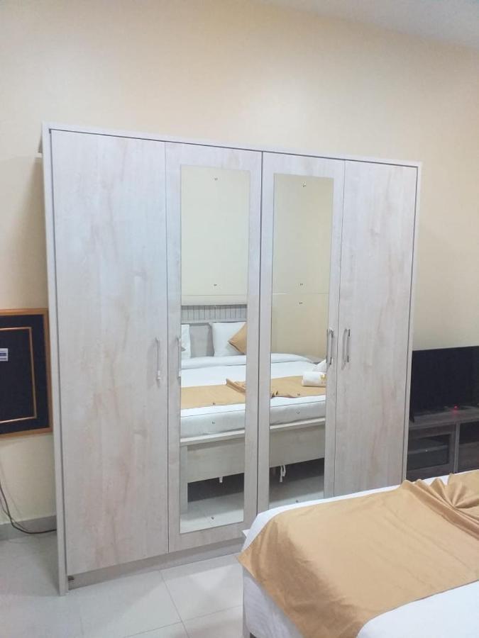 Al Khaleej Plaza Hotel Apartment-BAITHANS Ajman Buitenkant foto